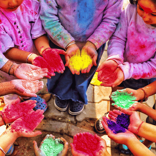 🌈 Holi Festival: Un'Esplosione di Colori 🎉